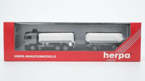 Herpa H0 142908 MAN camión cisterna gris y blanco | Zustand: Gebraucht