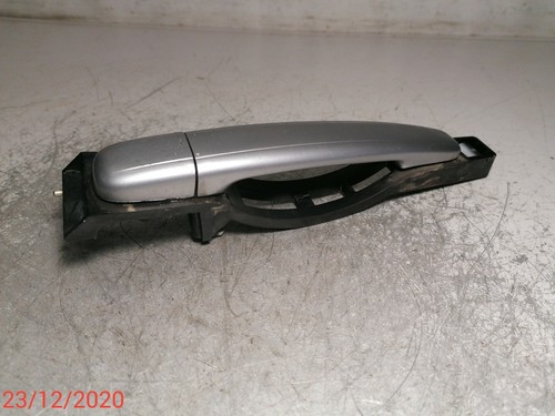 Peugeot 307 front right side door handle exterior 9636408880 used 2002 LHD - Picture 3 of 7