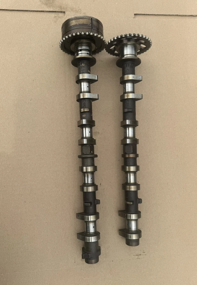 Árbol de levas lado 1 y 2 Toyota Corolla 2000-2008 Foto 2 de 4