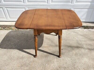 Vintage Ethan Allen Nutmeg Solid Maple, Round Maple Table With Leaves