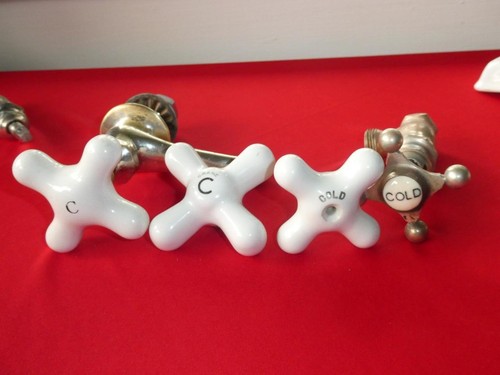 10 pc ANTIQUE BATHROOM HARDWARE 9 PORCELAIN HOT COLD KNOBS WASTE CUP TOOTHBRUSH - Picture 3 of 12