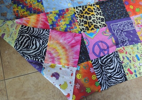 54" X 43" Vintage Pre Quilted ONE Sided Panel 56" X 55" +31- 10.5" X 10.5 Pieces - Picture 3 of 5