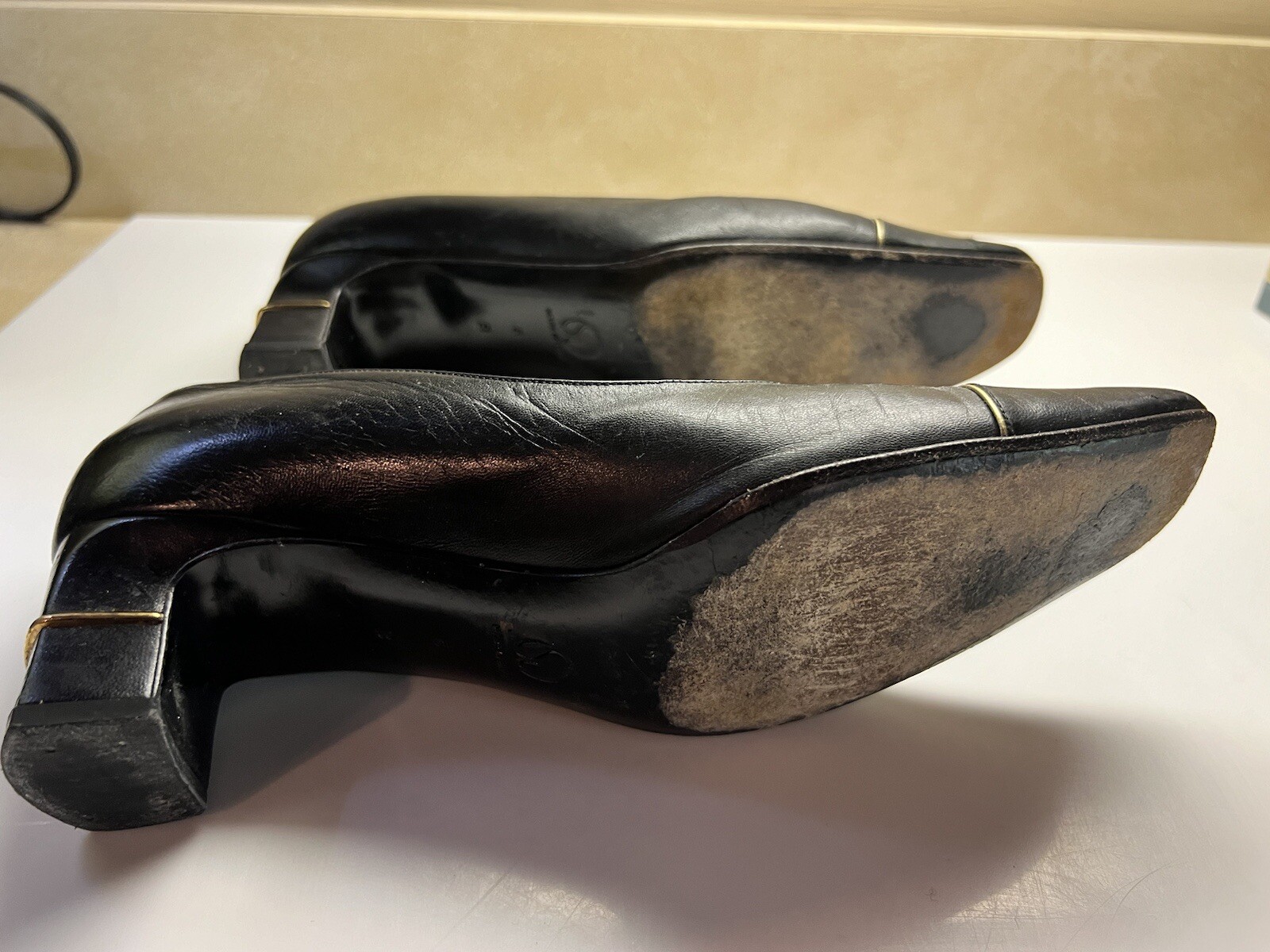 St. John Evening Black Heels Gold Dress Shoes Size 6 B Italy Womens