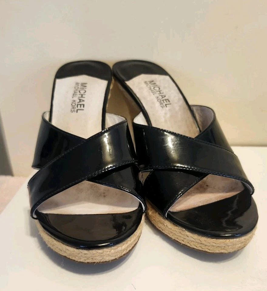 Sandalias de tacón de cuña Michael Kors "Kami" charol negro talla 9 Ret $229 Foto 4 de 4