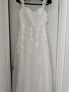 chinese dress ladies LIGHT PLUNGE OFF-SHOULDER LAYERED WEDDING GOWN