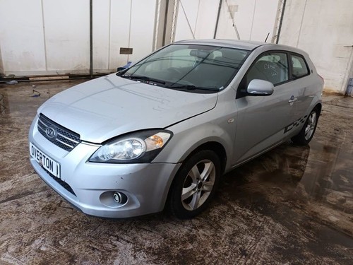REJILLA DELANTERA KIA PRO-CEE'D ED 863501H200 - Imagen 2 de 8
