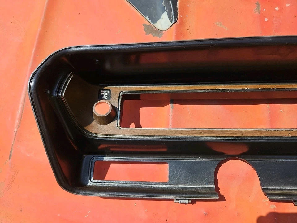 Dodge Charger Plymouth 1971-74 satilita sin rallye base tablero bisel sin cortar Foto 4 de 4