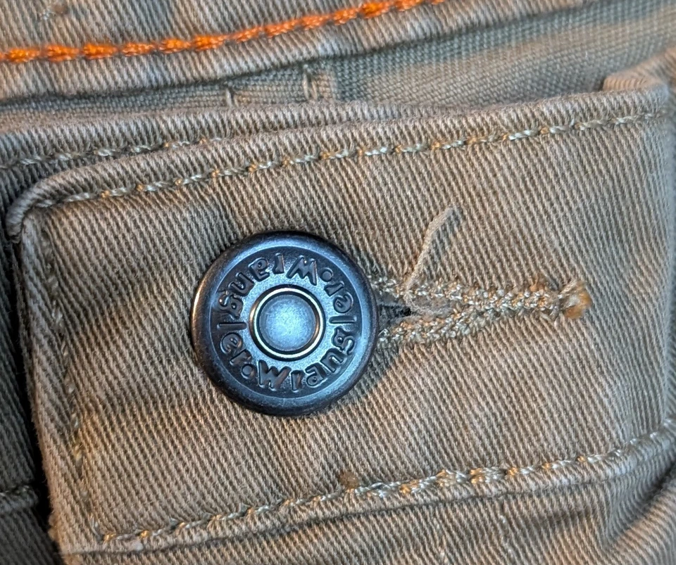 Pantalones informales Wrangler caqui para niños, talla 16 Husky Foto 4 de 4