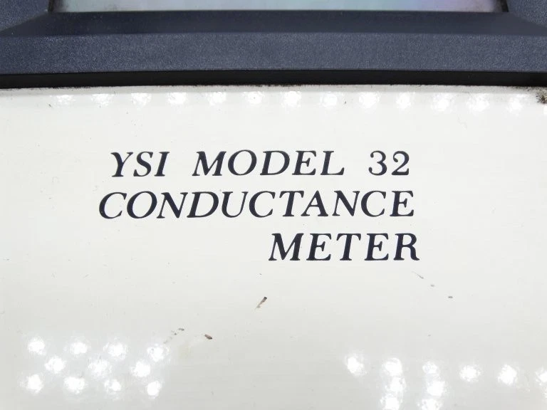 FUENTE DE ALIMENTACIÓN YSI YSI MODELO 32 Foto 4 de 4