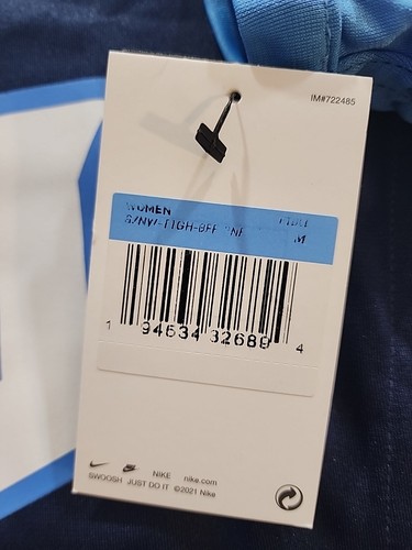 Womens Nike On Field Derrick Henry Tennessee Titans Logo Jersey Med NWT - Picture 10 of 10