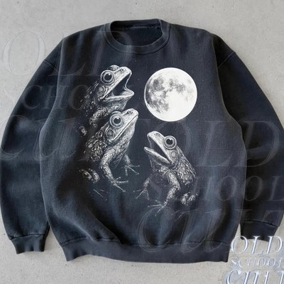 Frog  Howling To Moon Vintage 90s Style Sweatshirt, Retro Frog Pullover,