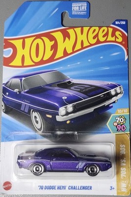 1970 Dodge Hemi Challenger : HW 70's vs 90's : Hot Wheels 1:64 Scale : HYY96