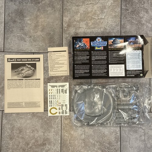 Vintage Revell 04852 Perry Rhodan Space Jet Glador - New Open Box COMPLETE! - Picture 7 of 9