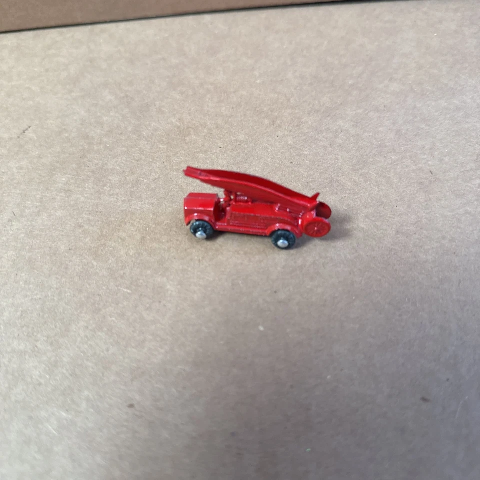 Vintage Matchbox Lesney 9 Dennis Fire Engine - Image 3 of 3