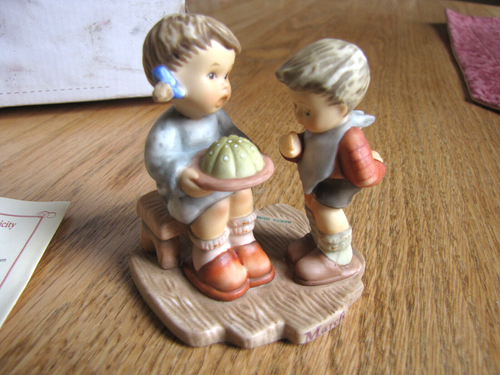 Goebel Hummel ''BIRTHDAY TREAT" #BH 56/2/0 3" tall 2002 In Box/ COA. MARCH - Picture 3 of 10