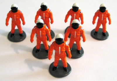 7 Astronauts Micro Figures in Space Shuttle Astronaut Suits, Orange Suits