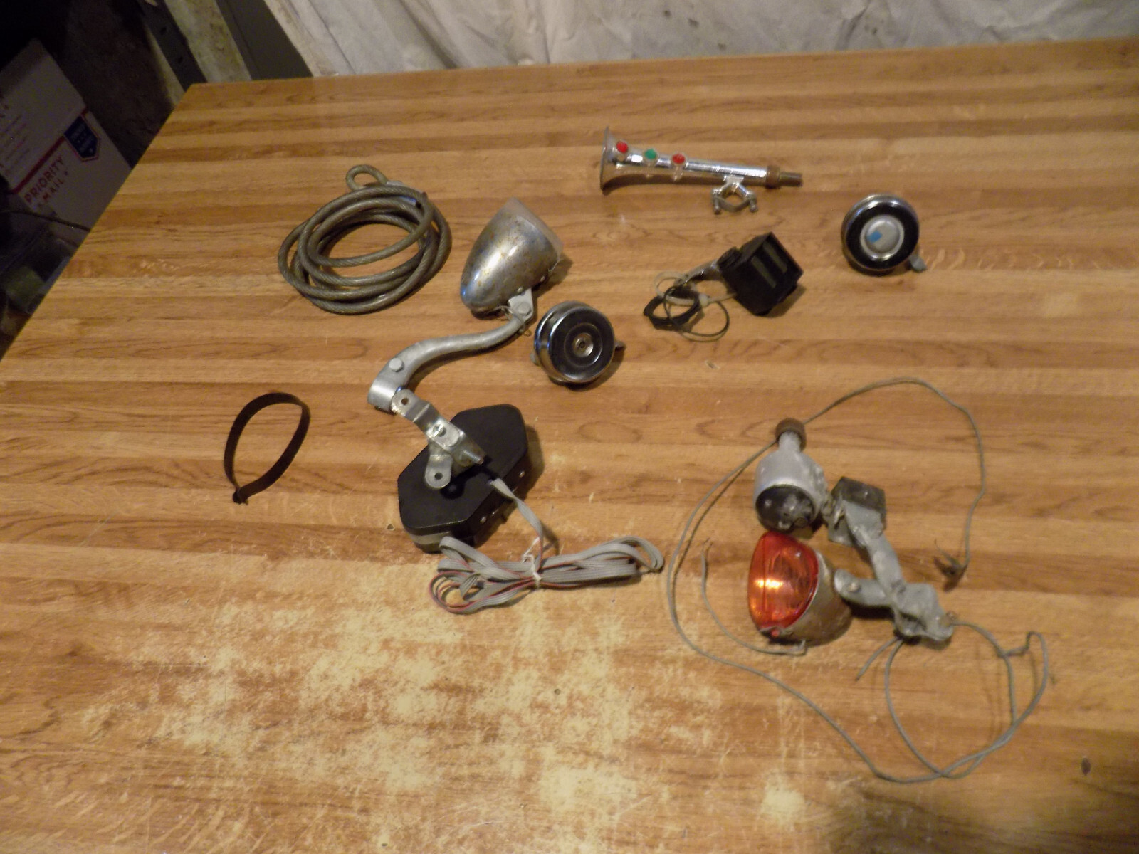 VINTAGE BIKE PARTS LOT ACCESSORIES HEADLIGHT BELL HORN TURN SIGNAL SCHWINN 70S