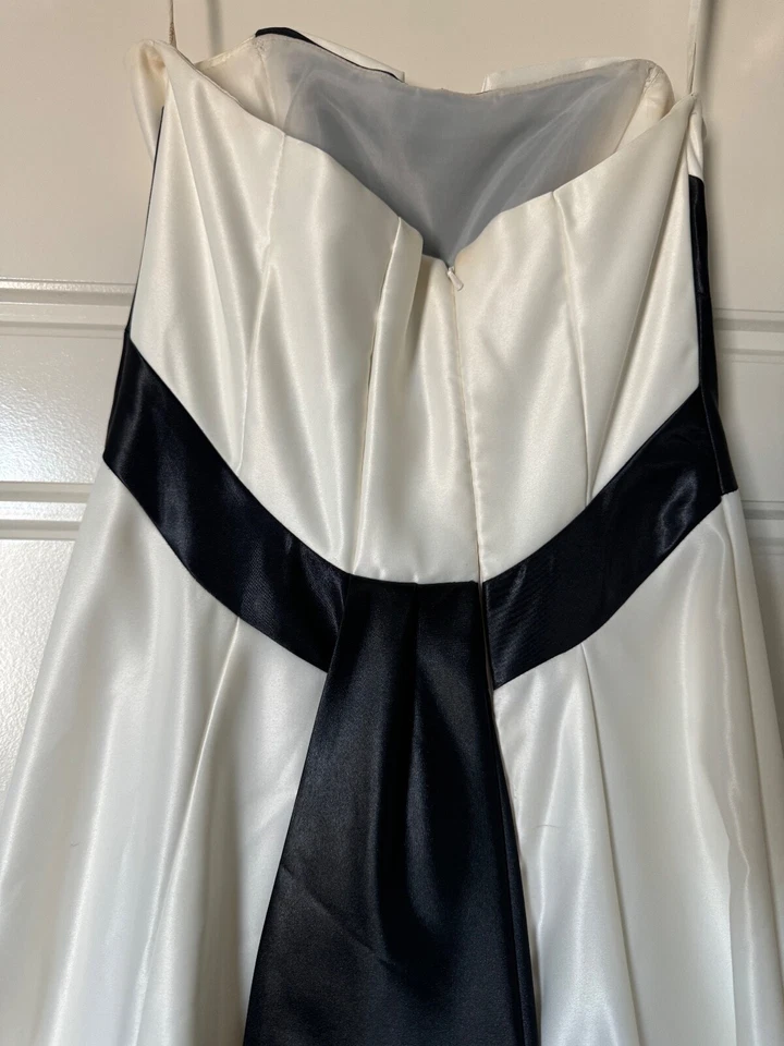 Blanco y Negro Vestido-Camisón-Vestido Largo Formal, Talla 5, Elegante, Sofrescante! Foto 2 de 4