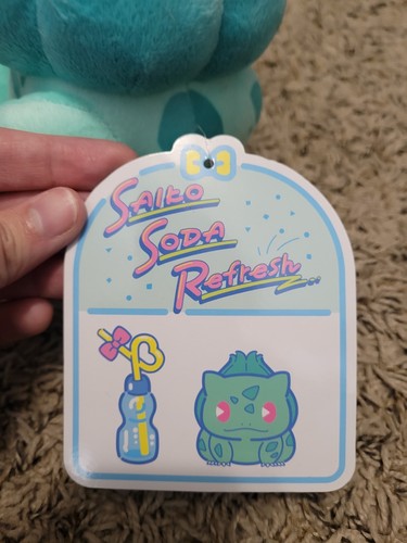 NEW NWT Pokemon Plush Bulbasaur Saiko Soda Pop Stuffed Toy Pokemon Center Japan - Imagen 3 de 5