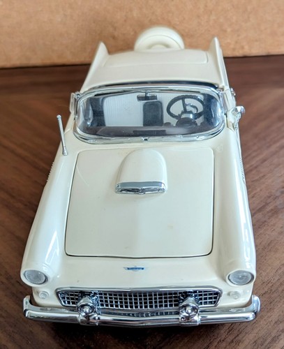 1:24 The 1956 Ford Thunderbird (Danbury Mint) TARRIFF FREE! - Picture 3 of 16