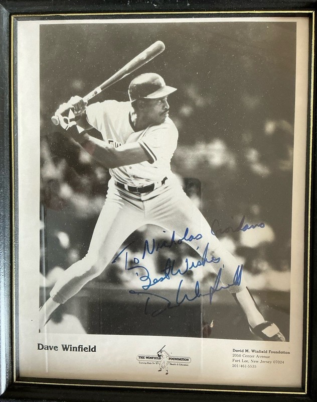 Dave Winfield SIGNED B&W 8x10 Photo Framed