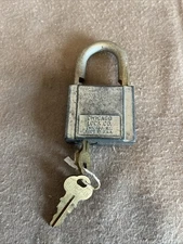 Vintage USA Chicago Lock Co. Steel Padlock H2002 With 2 Original Working Keys