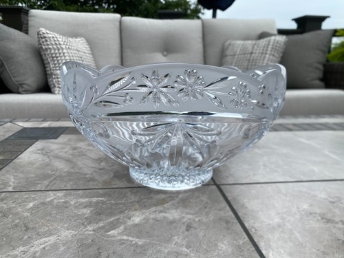 Crystal Cut Glass Bowl 9" x 5" Scalloped Edges Heavy 3.23 lbs Home Decor