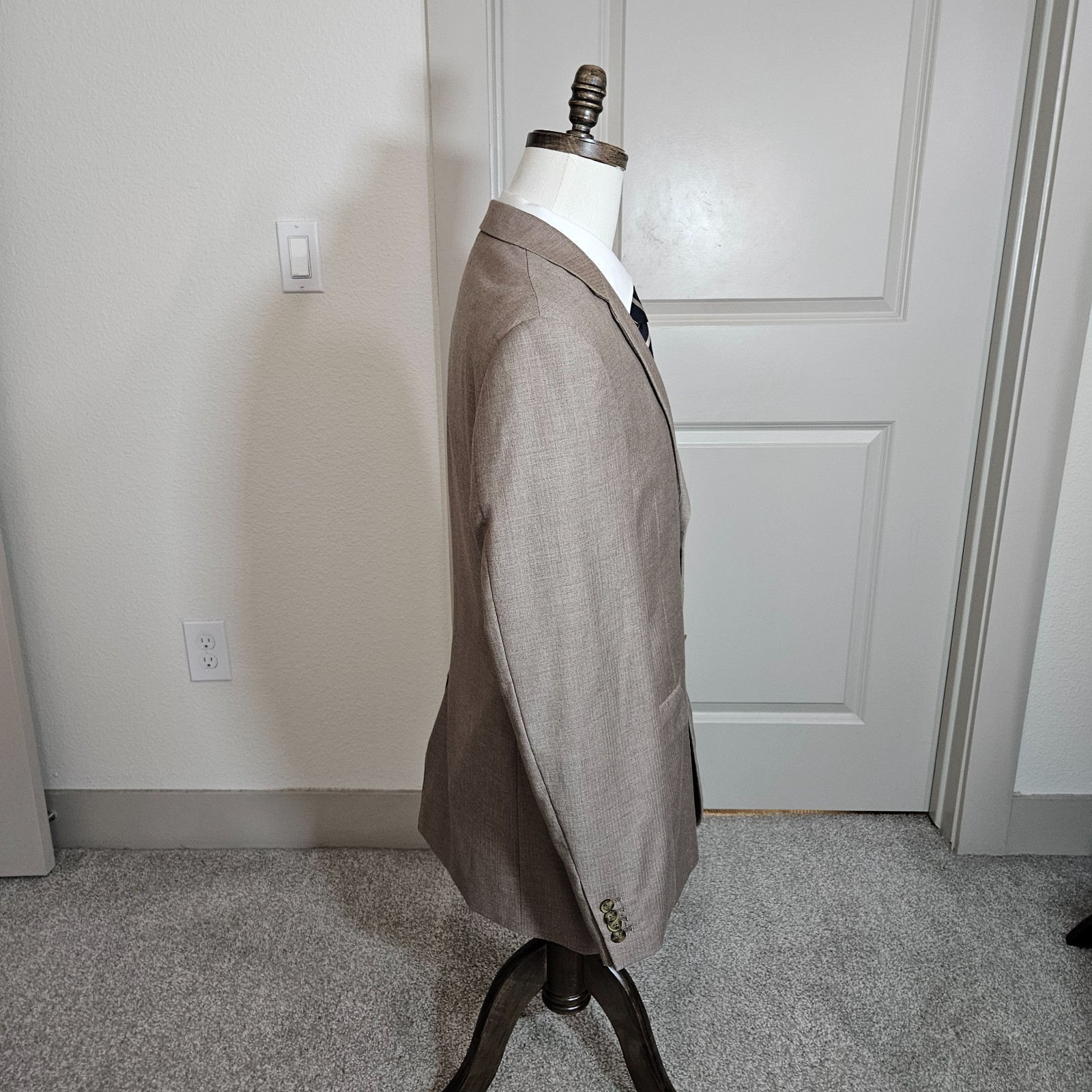 Picture 3 of 24