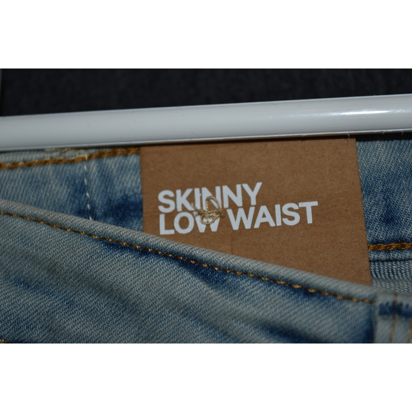 NEW H&M Women's EU 31/32 Skinny Low Waist Distressed Denim Jeans NWT thumbnail 6