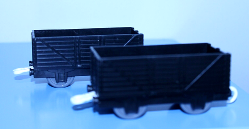 Trackmaster Thomas & seine Freunde Zug Panzer - schwarzer lästiger LKW X2 TOMY EUC! - Bild 8 von 14