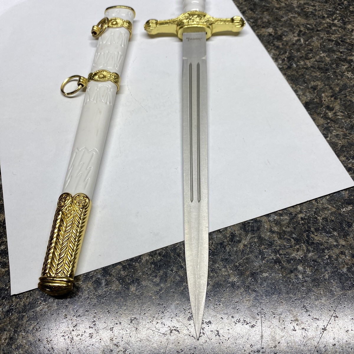 14” Tomahawk Collectible Dagger Eagle Design Handle