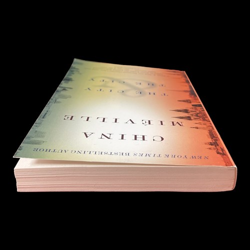 The City & The City (Random House Reader's Circle) - Paperback - - Picture 6 of 9