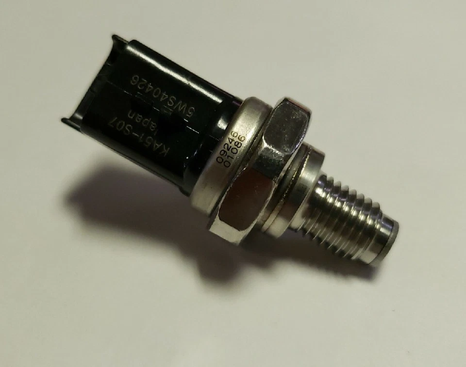 Ford 6.4L Powerstroke - Genuine Ford Fuel Rail Pressure Sensor (8C3Z-9G756-A) - Image 2 of 3