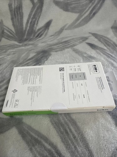 Belkin ScreenForce TemperedGlass Treated Screen Protector for iPhone 16 Pro Max - Photo 9 sur 10