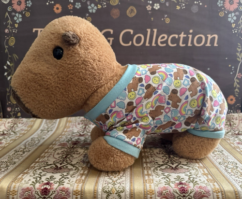 Pijama para dormir Build A Bear Workshop Capibara 14" felpa a juego Capibara - Imagen 13 de 14