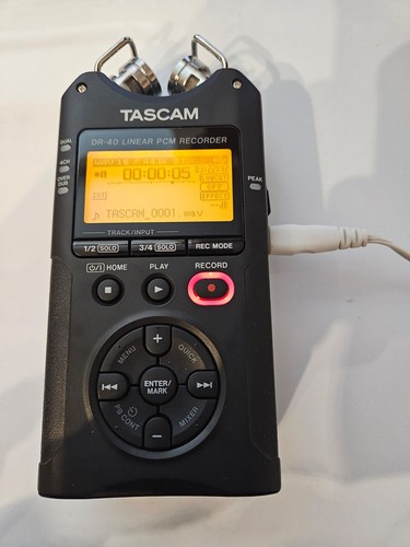 Enregistreur numérique Tascam DR-40 avec télécommande - Photo 1/3