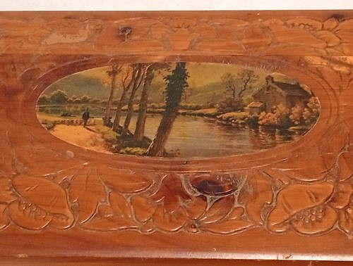 Vintage Carved Wood Box Jewelry Trinkets Stash Box (No Key) - Picture 9 of 10