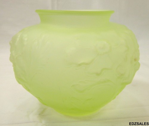 Art Glass Vaseline Poppy Flower Foral Centerpiece Glass Bowl - Picture 6 of 9