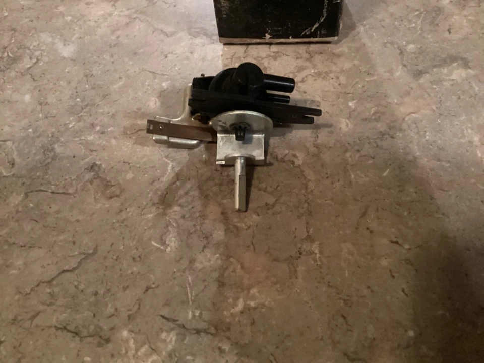 Interruptor de controle A/C apoio de braço traseiro Cadillac Fleetwood Limousine NOS GM 62 63 64 - Imagem 4 de 4