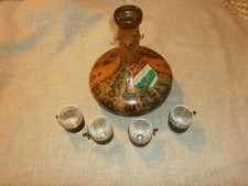 Alte Weinflasche ungeofnet m. 4 Becher Lacrima Cristi Vino Liquoroso, Kellerfund