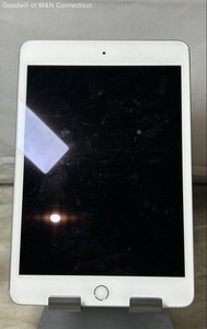 Apple iPad Mini 5th Gen A2133 WiFi 7.9" Tablet Silver For Parts