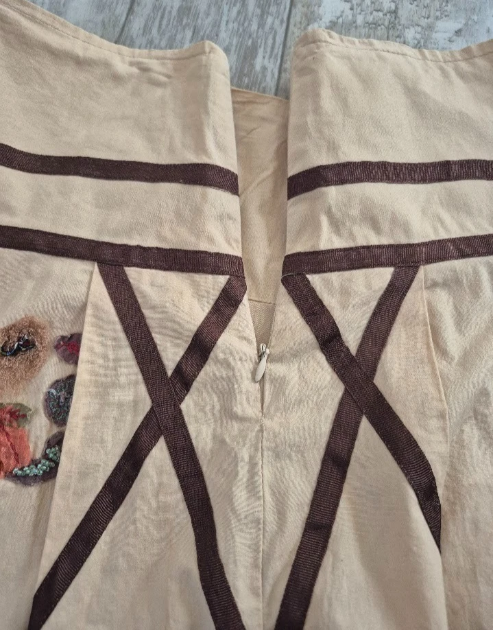 Falda Mix Nouveau New York Tostada Moca Forrada Midi Línea A Floral Talla 10 Foto 3 de 4