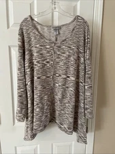 Catherines Sz 2XL Gorgeous Beige White sleeve Flowing Stretch Top