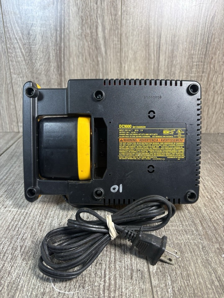 20 volt dewalt pack charger DEWALT 20-V Lithium-ion Battery Charger DCB104 at