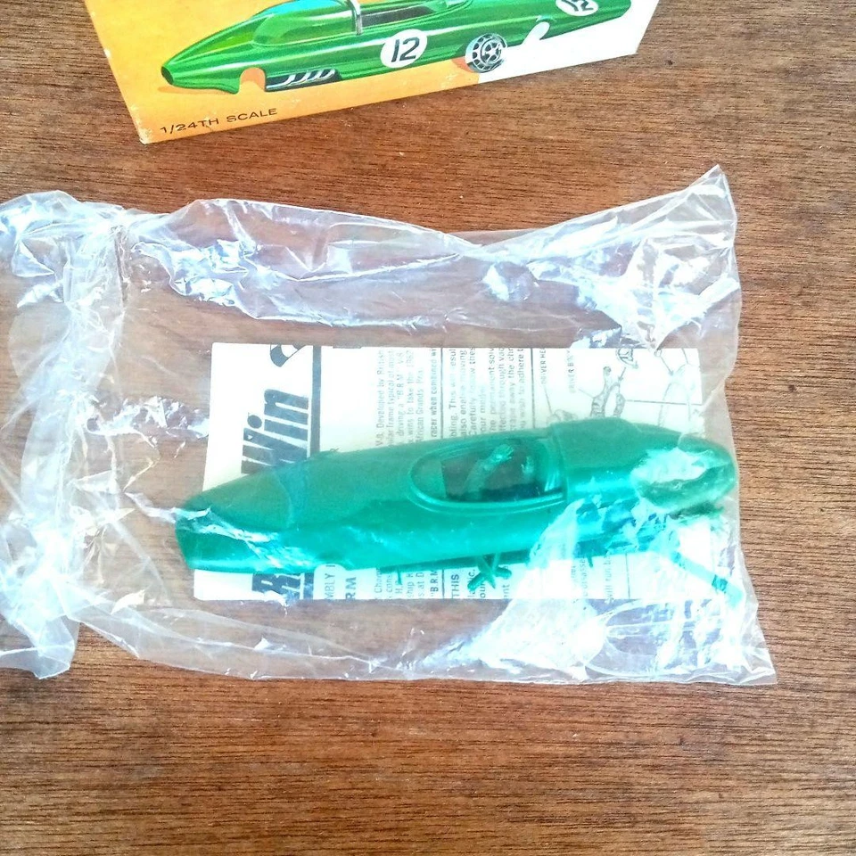 Revell BRM Racing Body 1/24 body kit Slot Car - Image 2 of 4