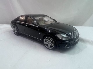 1/18 SCALE MODEL AUTOART MERCEDES BENZ S CLASS S63 AMG BLACK NO BOX