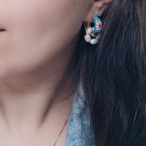 Lindos Pendientes de Arro Huggie Flor Esmalte para Mujer Boho Hebilla Pequeña Joyería - Imagen 17 de 23