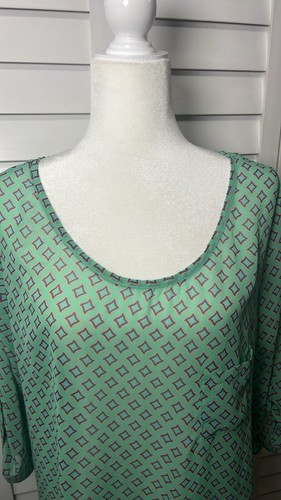 Karlie Scoop Neck Button Back Roll Tab Sleeve Top Size Large Mint Green NWT - Picture 4 of 9