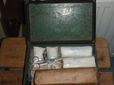 DDR NVA Sanikasten Verbandskasten  Trabant Kübel W50 Ello