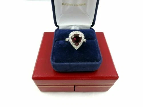 Bagues avec diamant rouge diamant